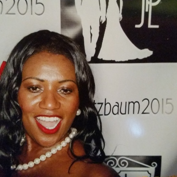 Meet your Posher, Brenda - Picture 2 of 3