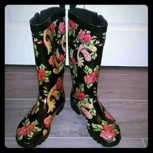 Beautiful CAPELLI Rain Boots!