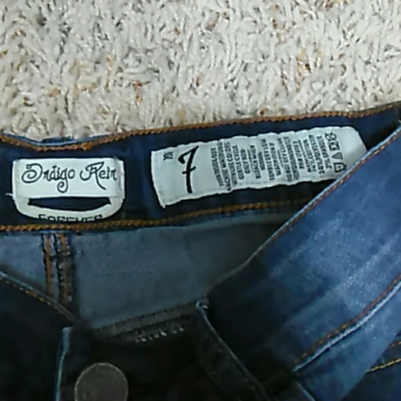 Shorts - Picture 3 of 3