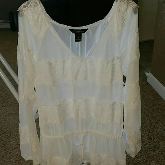 Whitehouseblackmarket beautiful sheer blouse