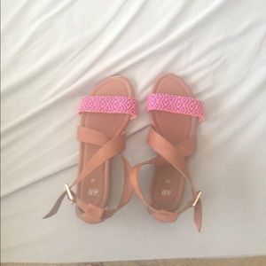 H&m strappy patterned sandals