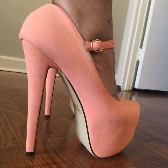 🍑Peach Plaforms🍑 - Picture 2 of 4