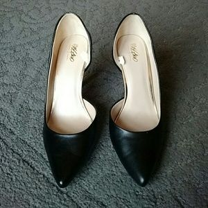 Mossimo Black Pumps