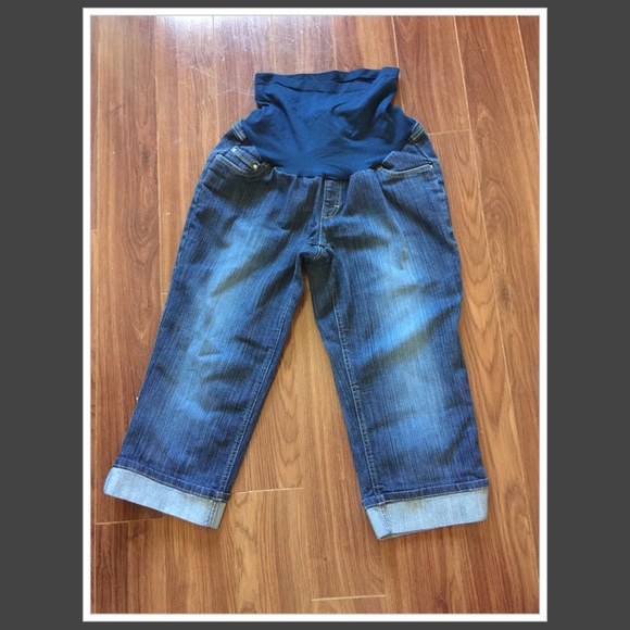 Maternity crop jeans