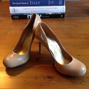Jessica Simpson nude patent 'Calie' heel. EUC