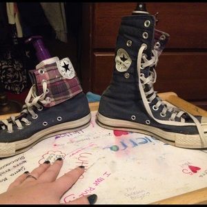 Women's size 7 Converse