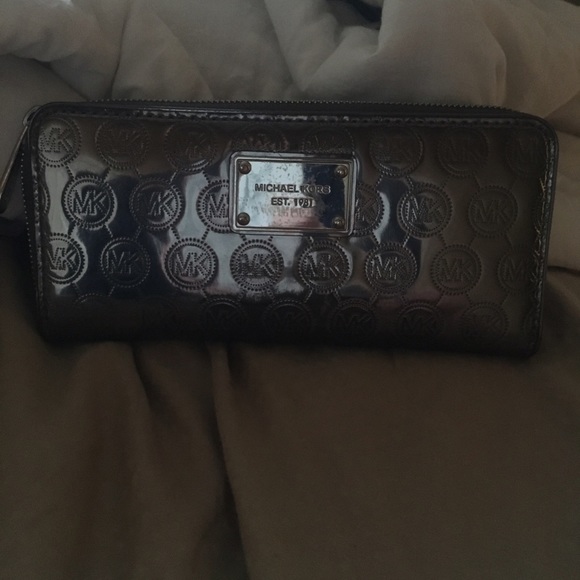 MK authentic wallet!