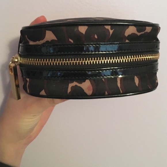 Tory Burch Makeup Bag - Picture 3 of 4