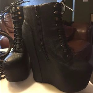 Black Jeffrey Campbell Black Damsels Like New US10