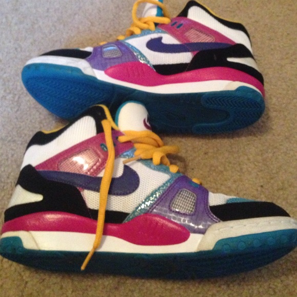 NIKE-WOMENS AIR DIGS HIGH SNEAKERS-SIZE-8.5