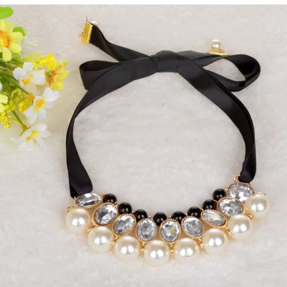 Jewelry - 🚫SOLD🚫NWOT Pearl Necklace