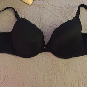 Soma black bra with lace edge detailing