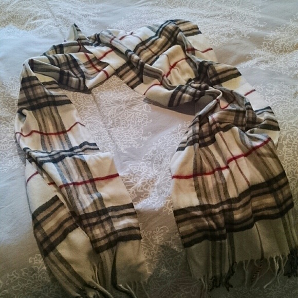 White Burberry Look-a-like scarf