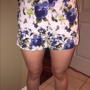 High waisted floral shorts!