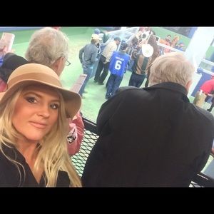 Meet your Posher, Tara