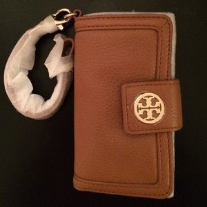 Tory Burch iphone wallet (NWT)