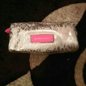 Slim makeup bag
