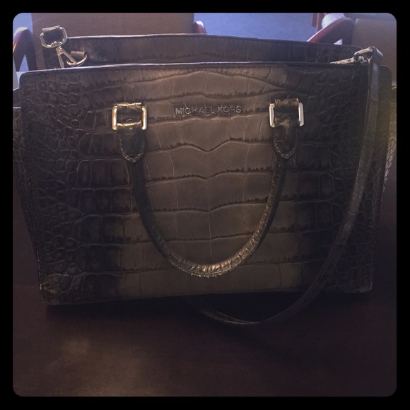Beautiful Michael Kors leather hand bag