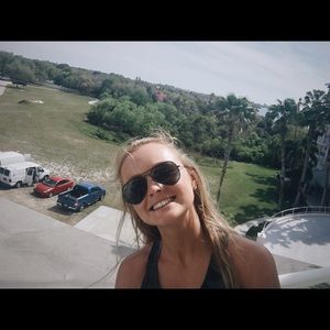 Meet your Posher, Courtney