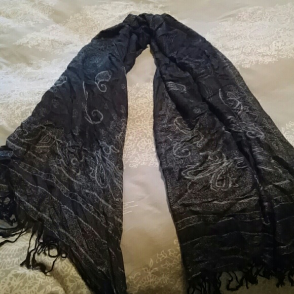 Fancy grey and black scarf