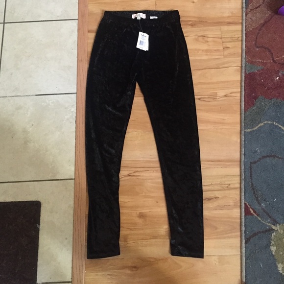 Black Crushed VELVET leggings (Brand is KOHLS)
