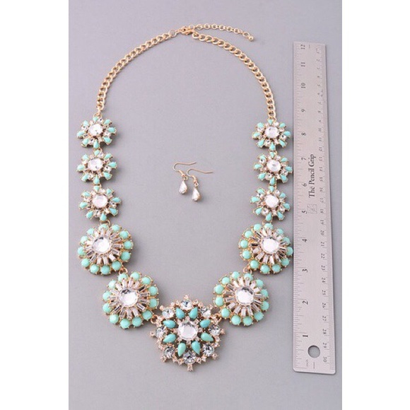 Coral Statement Necklace - Picture 2 of 3