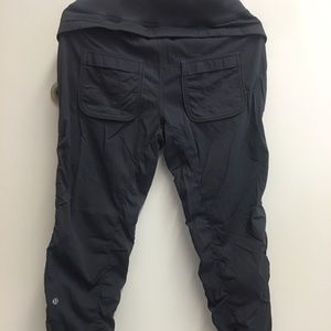LULULEMON athletic pants/crops.