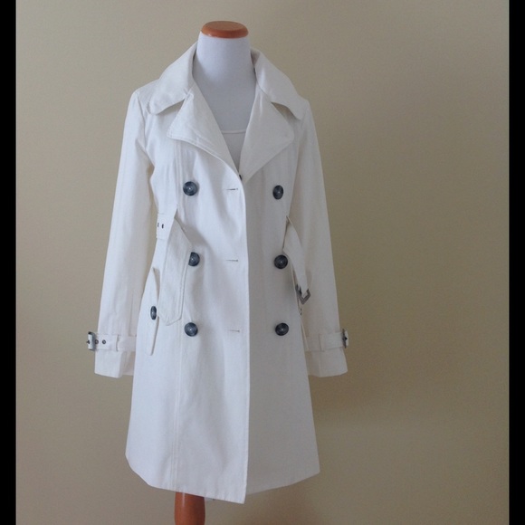 BB Dakota Jackets & Blazers - BB Dakota  trench.   Like New