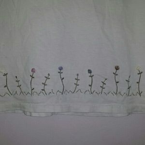 White tee shirt with embroidered flowers