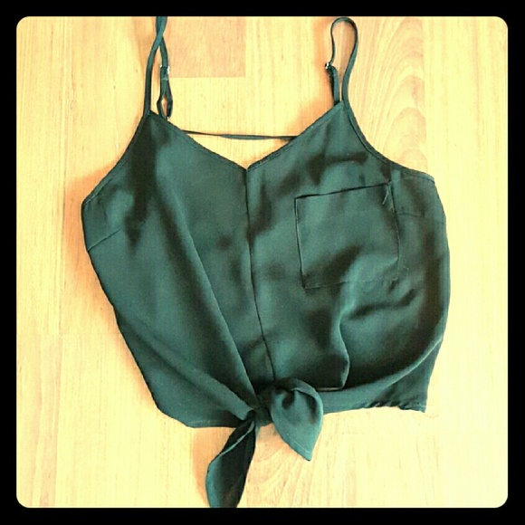 black cropped tank