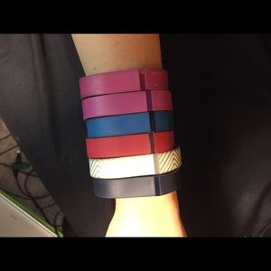 CLOSET CLOSING ! Fitbit flex bands