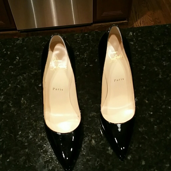Louboutin So Kate size 37