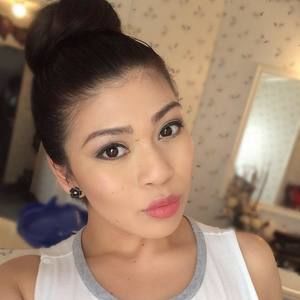 Meet your Posher, Roxy