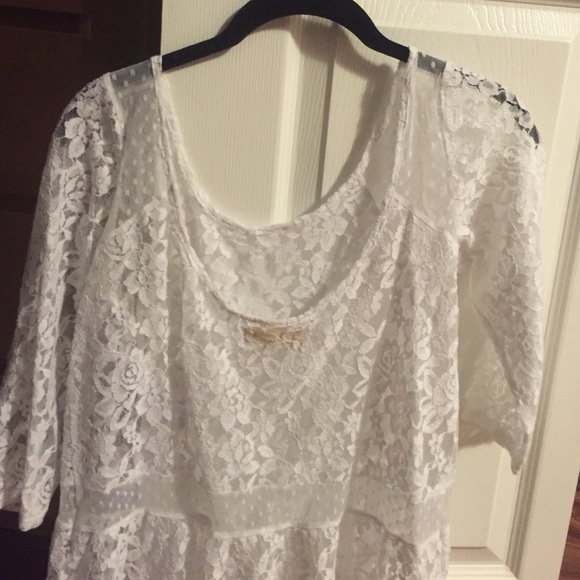 lace Hollister shirt - Picture 2 of 2