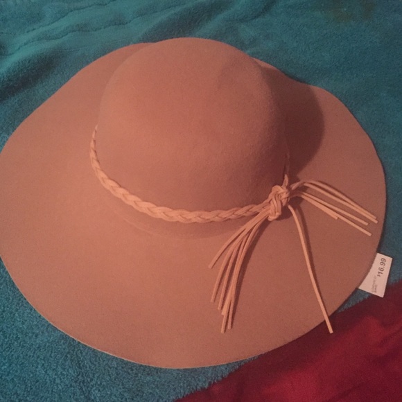 Accessories - Spring Hat!!!