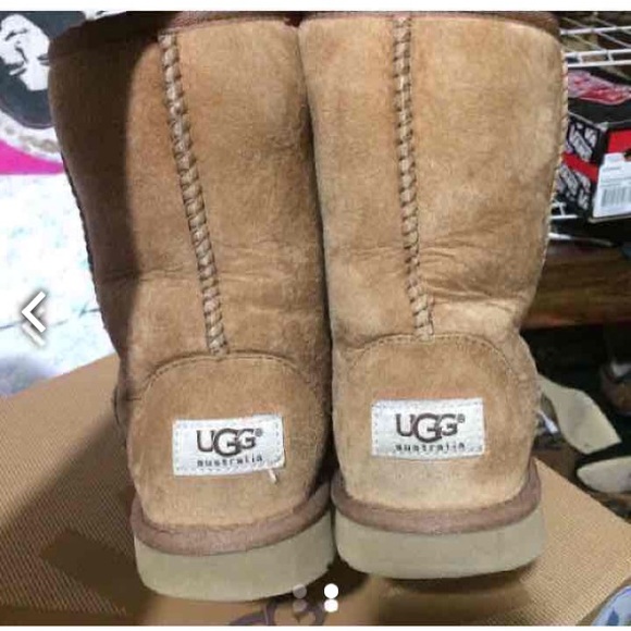 Classic uggs - Picture 2 of 2
