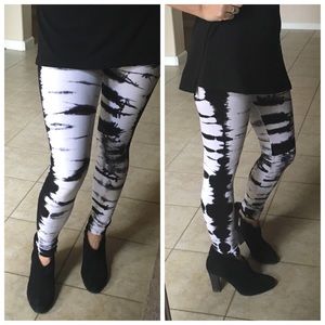 Tie Dye leggings Black and white Brand New