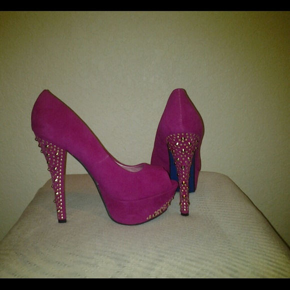 Heels - Picture 4 of 4