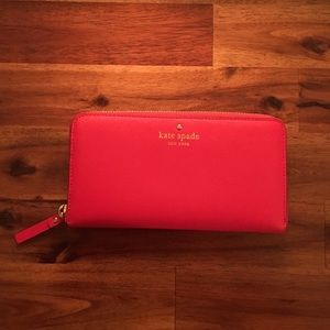 Spring purging, too many wallets😳