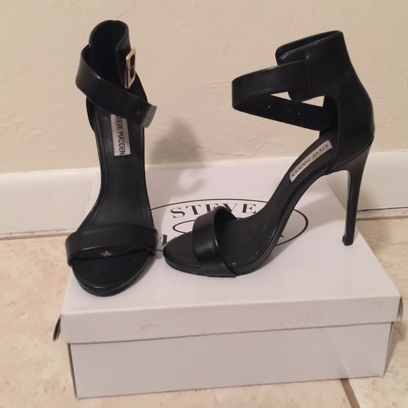 Classic Black Heel for Any Occasion