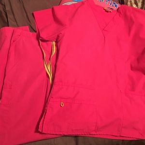 pink wonder wink scrub set 💓