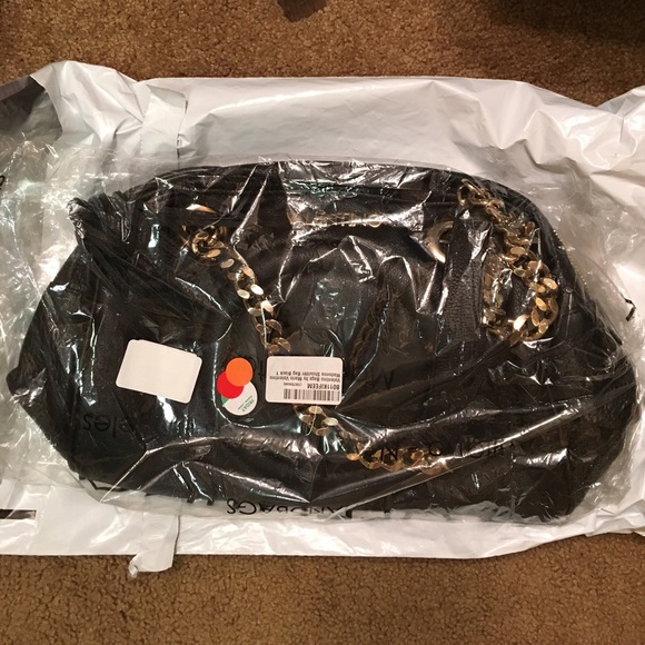 SOLD!! NWT Valentino Madonna Shoulder Bag - Picture 2 of 4