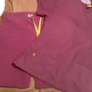 Purple wonder wink scrub set 💜