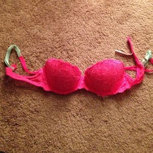 Victoria's Secret padded push up bra!