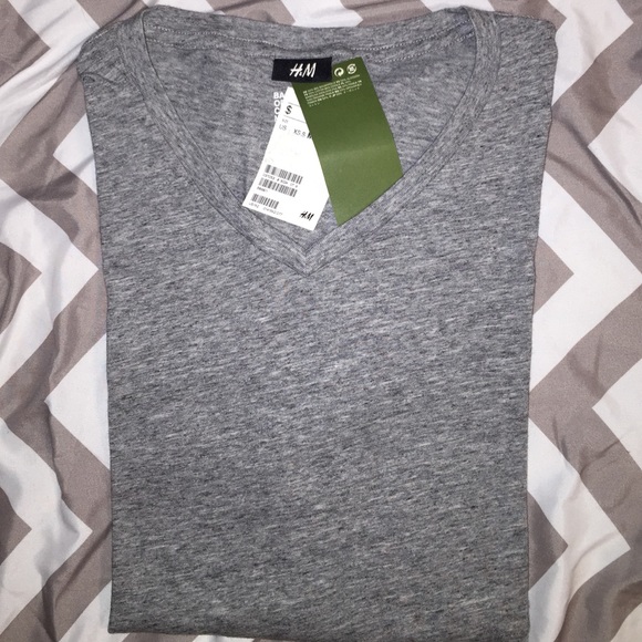 MENS H&M V-NECK