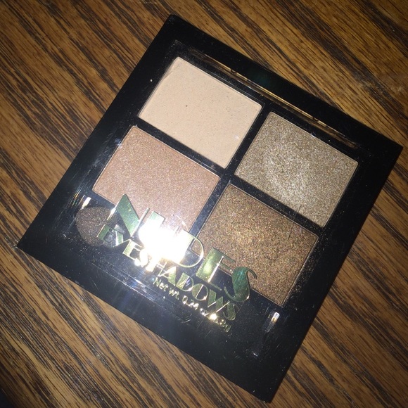 Nudes eye shadows