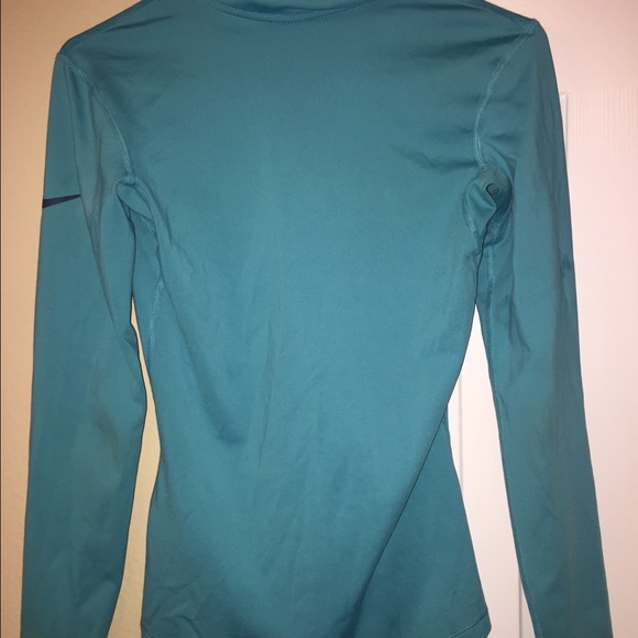 Nike pullover - Picture 2 of 3