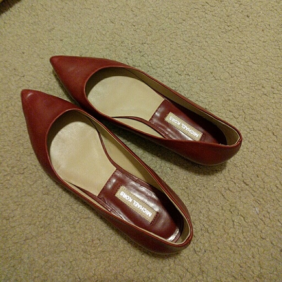 Michael kors red flats size 6 (loose soles)
