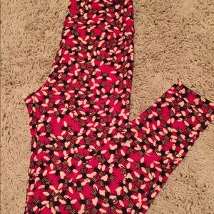 BRAND NEW LulaRoe OS leggings.