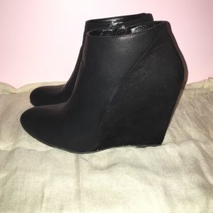 Super cute wedge booties!